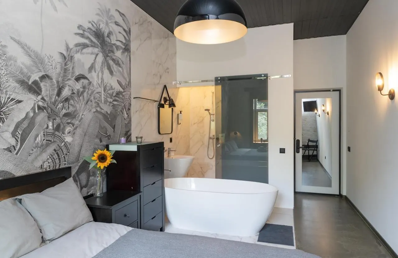 Apart Hotel On Zoloti Vorota Kiev Aparthotel